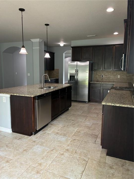 For Rent: $3,300 (4 beds, 3 baths, 2876 Square Feet)