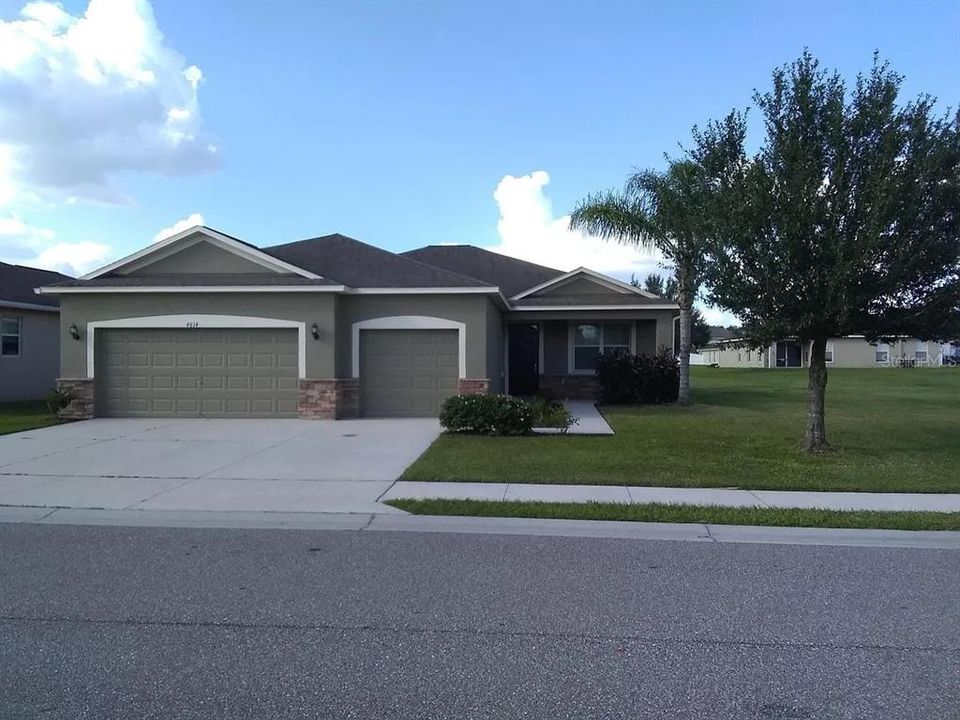 For Sale: $340,000 (3 beds, 2 baths, 1820 Square Feet)