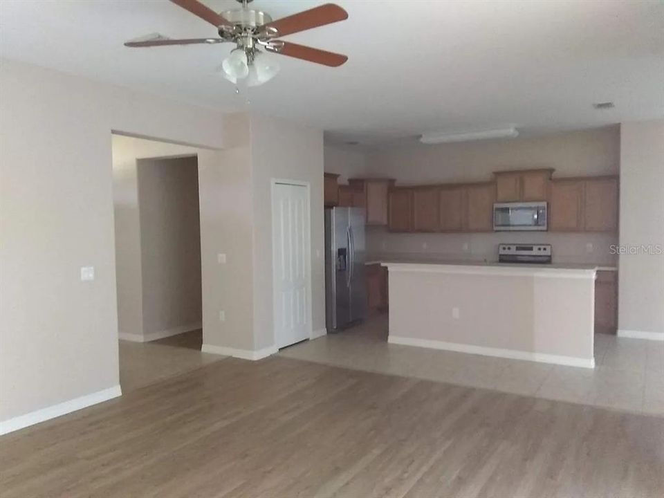 For Sale: $340,000 (3 beds, 2 baths, 1820 Square Feet)