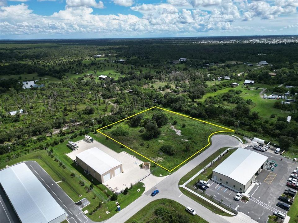 На продажу: $775,000 (2.00 acres)