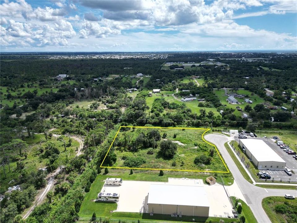 На продажу: $775,000 (2.00 acres)