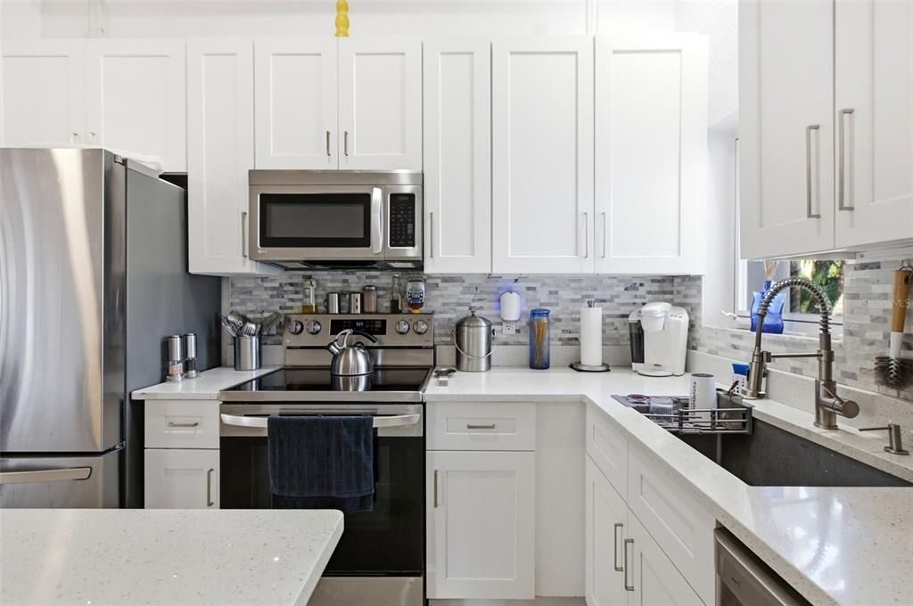 For Sale: $1,600,000 (6 beds, 4 baths, 3707 Square Feet)