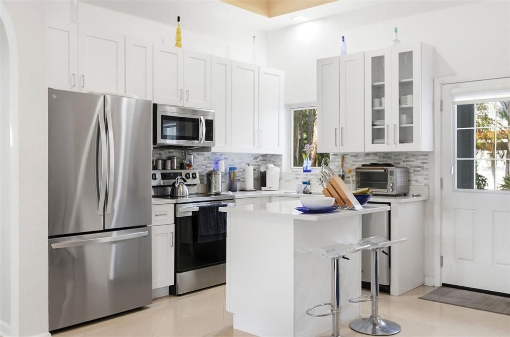For Sale: $1,600,000 (6 beds, 4 baths, 3707 Square Feet)