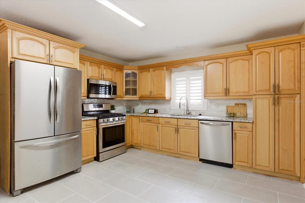 For Sale: $1,600,000 (6 beds, 4 baths, 3707 Square Feet)