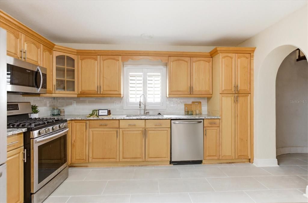 For Sale: $1,600,000 (6 beds, 4 baths, 3707 Square Feet)