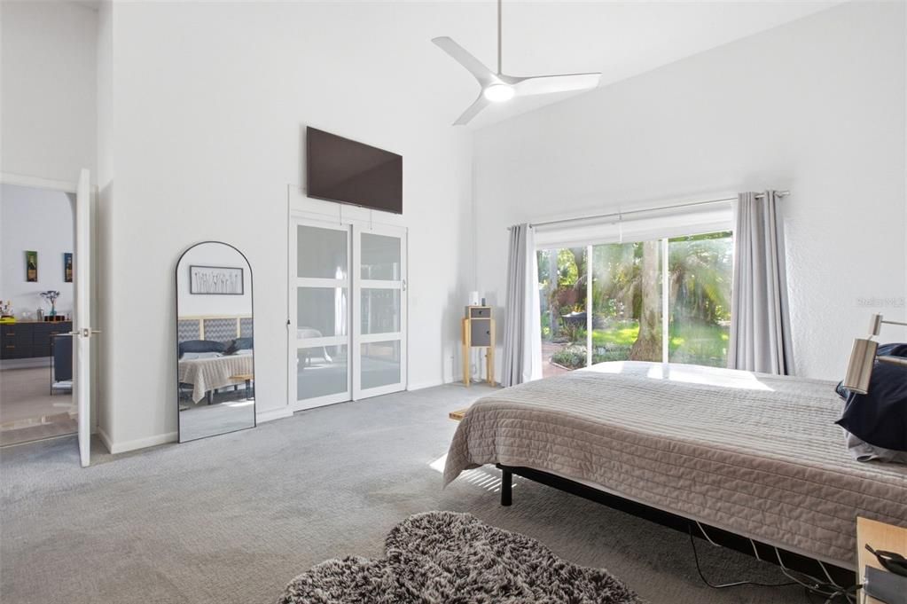 For Sale: $1,600,000 (6 beds, 4 baths, 3707 Square Feet)