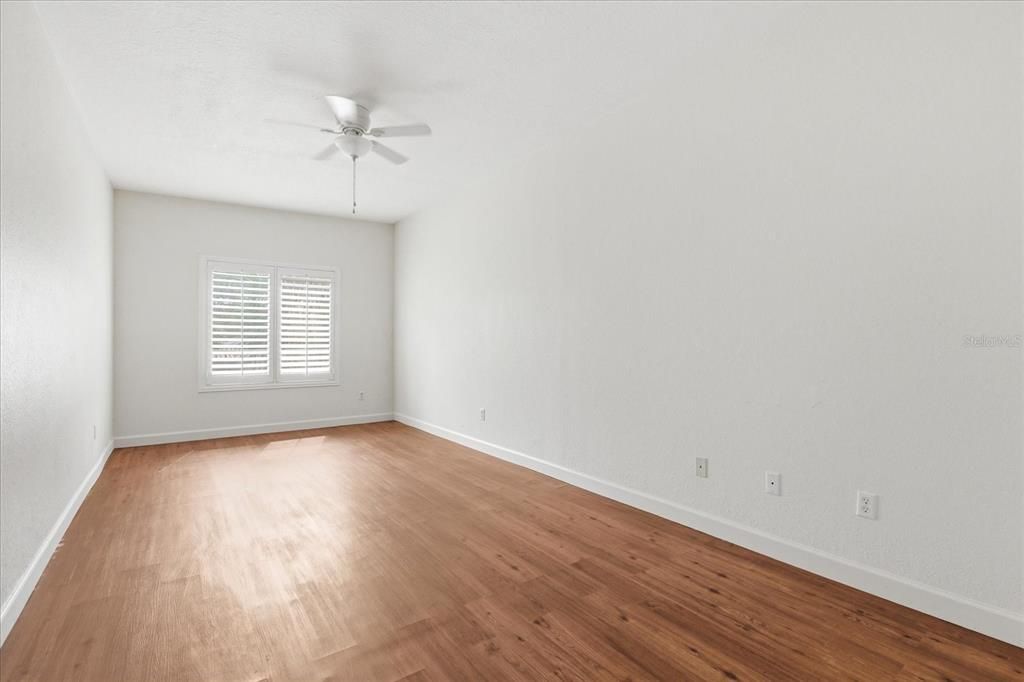 For Sale: $1,600,000 (6 beds, 4 baths, 3707 Square Feet)