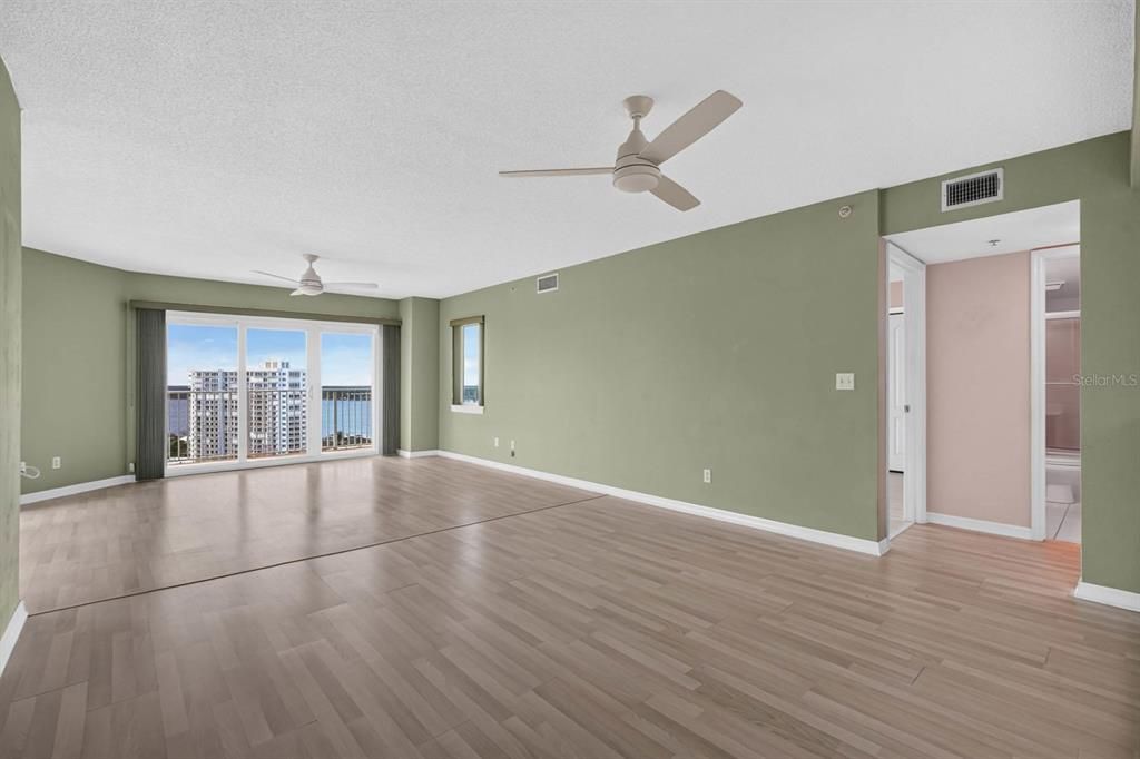 For Sale: $520,000 (3 beds, 2 baths, 1843 Square Feet)