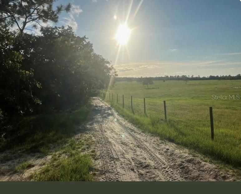 На продажу: $225,000 (4.85 acres)