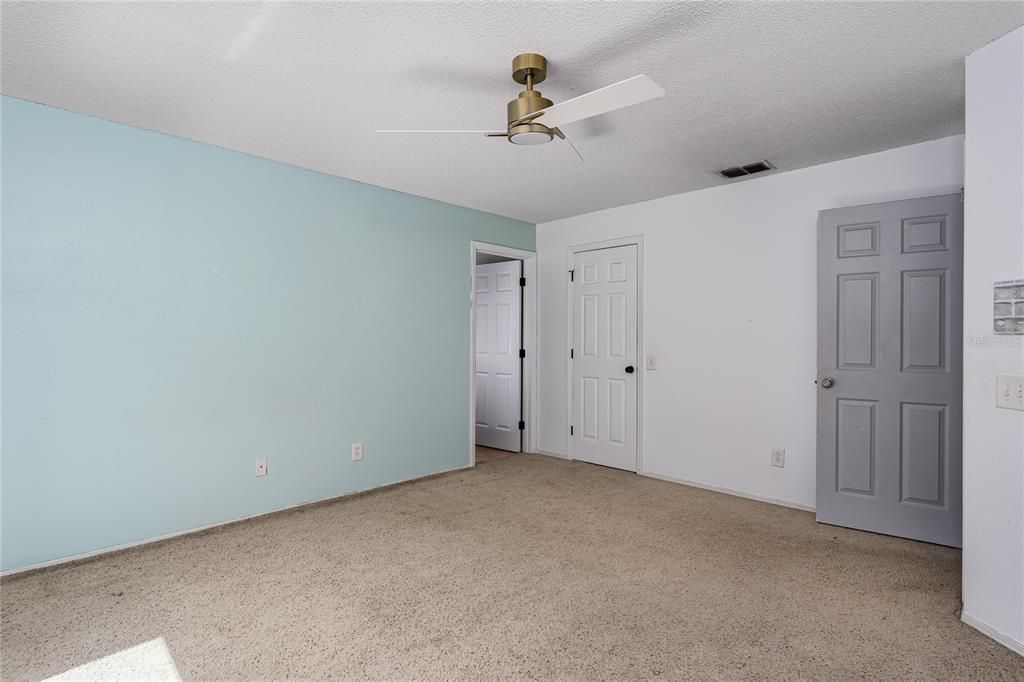 В аренду: $2,475 (4 спален, 2 ванн, 1601 Квадратных фут)