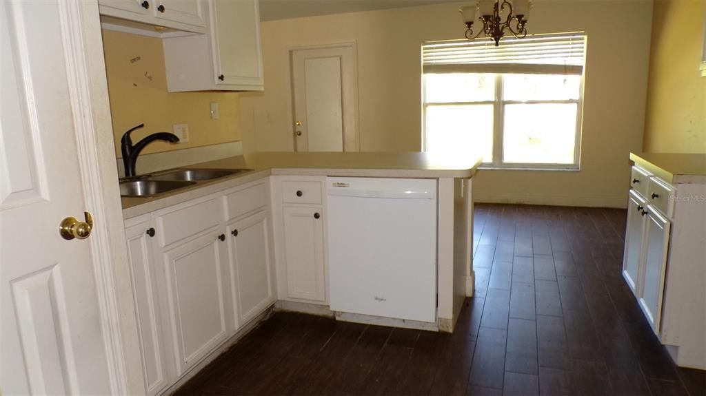 For Sale: $232,500 (4 beds, 3 baths, 2110 Square Feet)