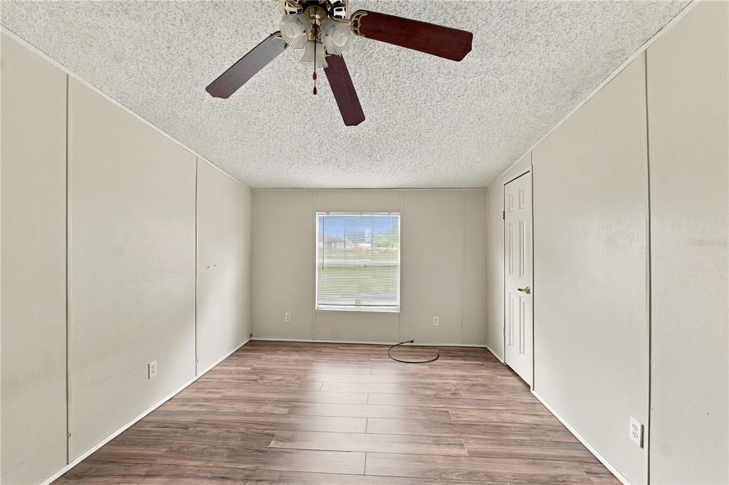 For Sale: $369,900 (4 beds, 2 baths, 2280 Square Feet)
