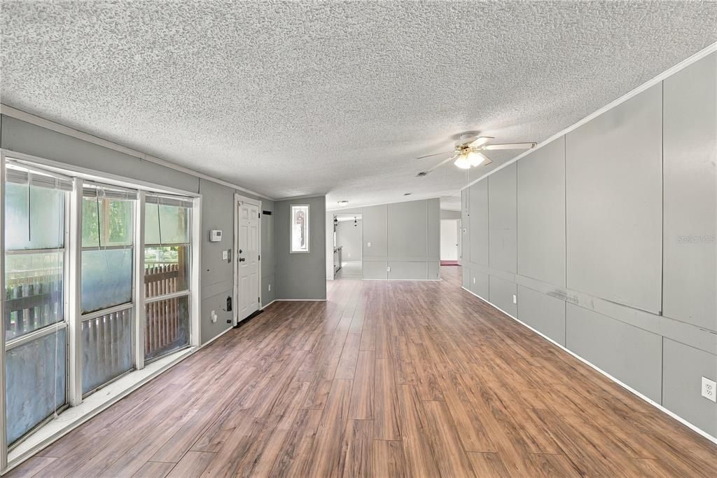 For Sale: $369,900 (4 beds, 2 baths, 2280 Square Feet)