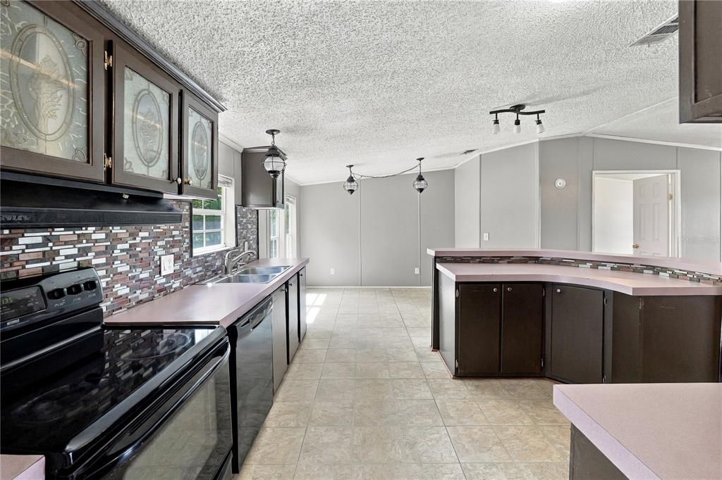 For Sale: $369,900 (4 beds, 2 baths, 2280 Square Feet)