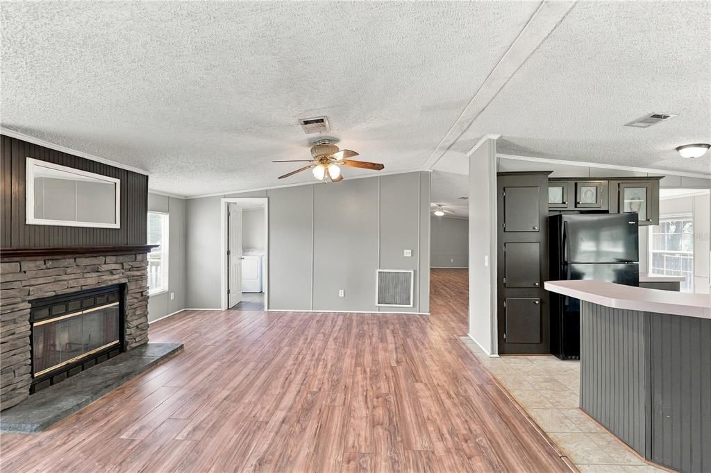 For Sale: $369,900 (4 beds, 2 baths, 2280 Square Feet)