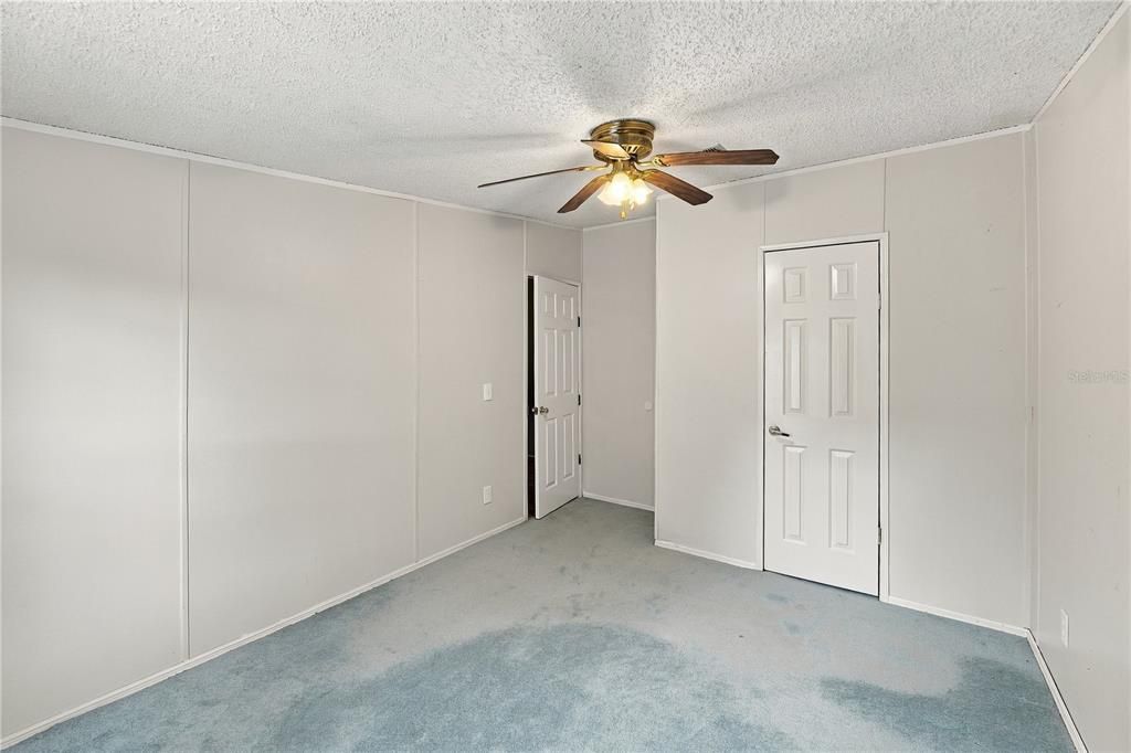For Sale: $369,900 (4 beds, 2 baths, 2280 Square Feet)