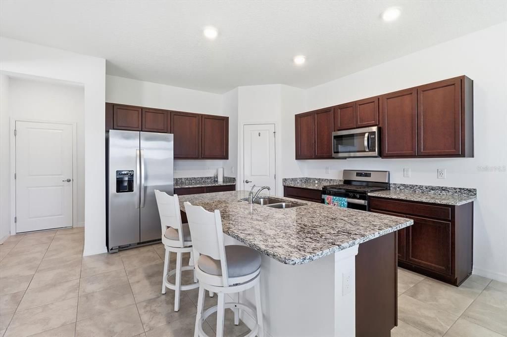 For Sale: $385,000 (4 beds, 2 baths, 2337 Square Feet)