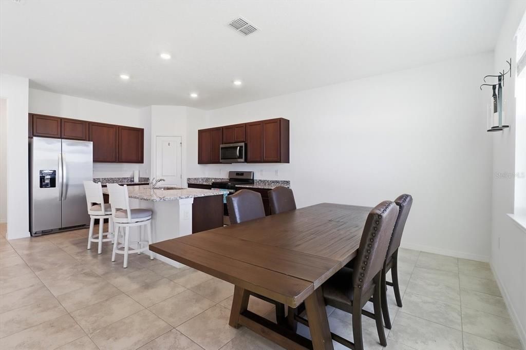 For Sale: $385,000 (4 beds, 2 baths, 2337 Square Feet)