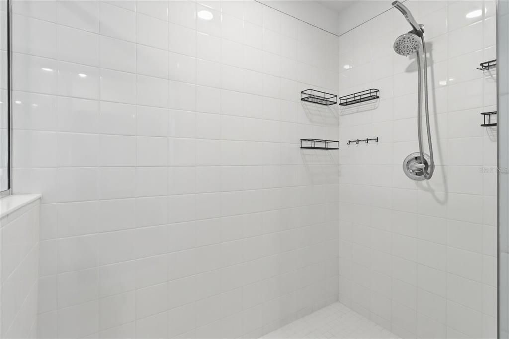 For Sale: $385,000 (4 beds, 2 baths, 2337 Square Feet)