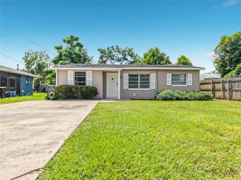 For Sale: $210,000 (2 beds, 1 baths, 1202 Square Feet)