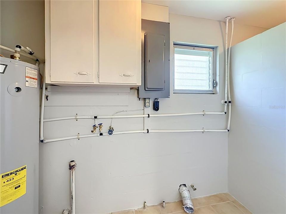 For Sale: $210,000 (2 beds, 1 baths, 1202 Square Feet)