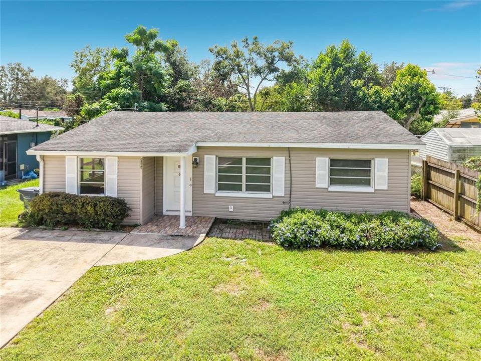 For Sale: $210,000 (2 beds, 1 baths, 1202 Square Feet)