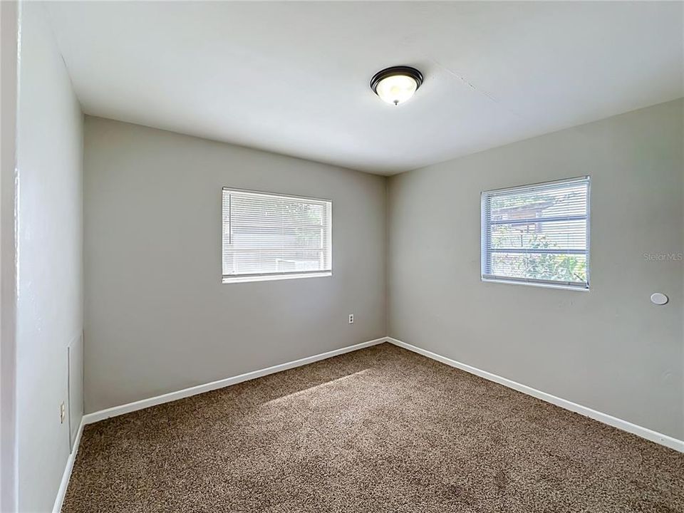 For Sale: $210,000 (2 beds, 1 baths, 1202 Square Feet)