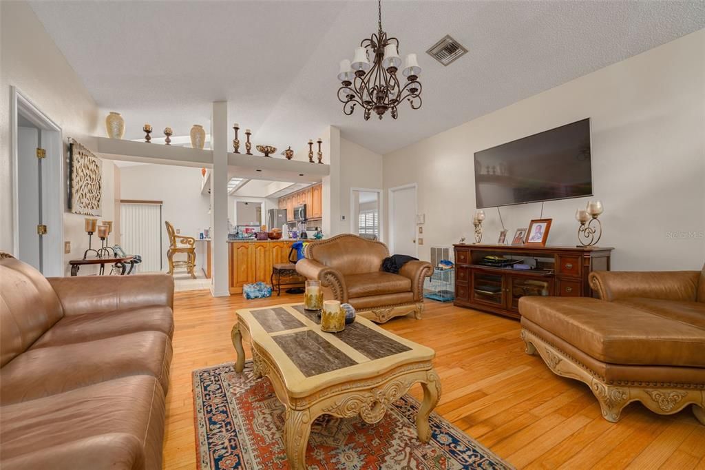 : $500,000 (4 beds, 2 baths, 2470 Square Feet)