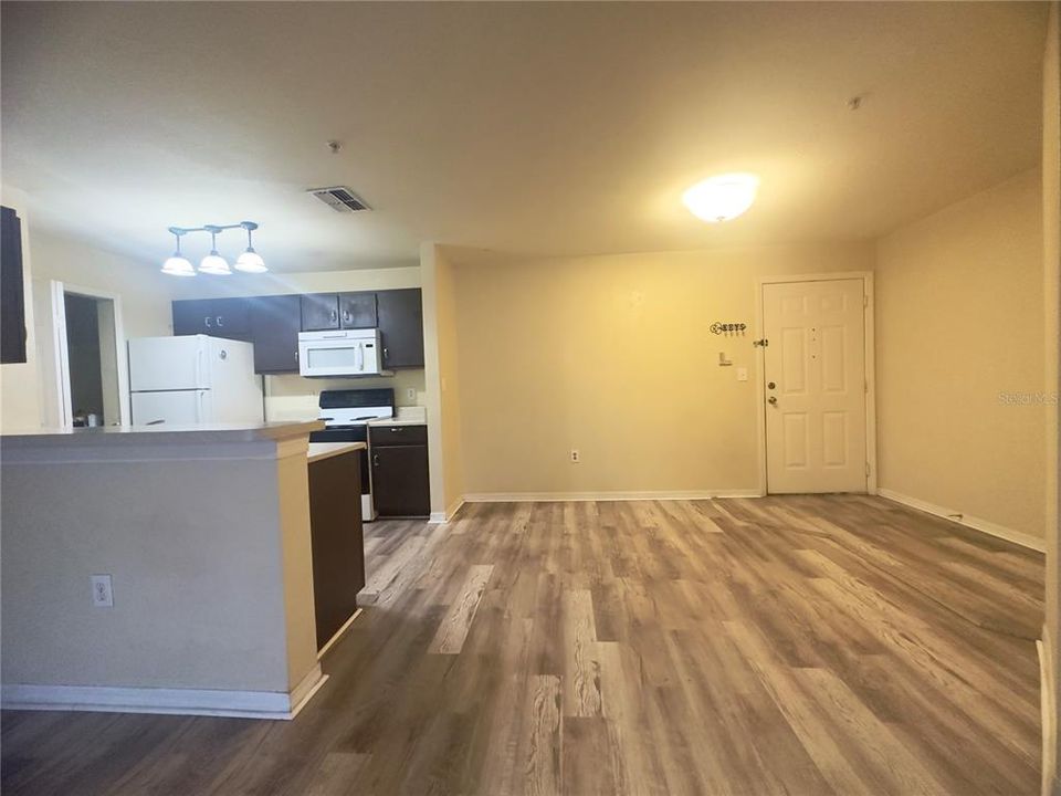 For Rent: $1,750 (2 beds, 2 baths, 1004 Square Feet)