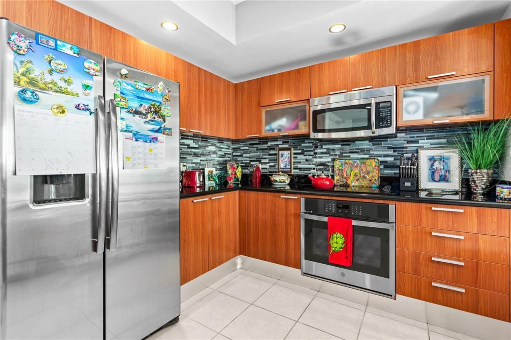 En Venta: $299,900 (3 camas, 3 baños, 1992 Pies cuadrados)