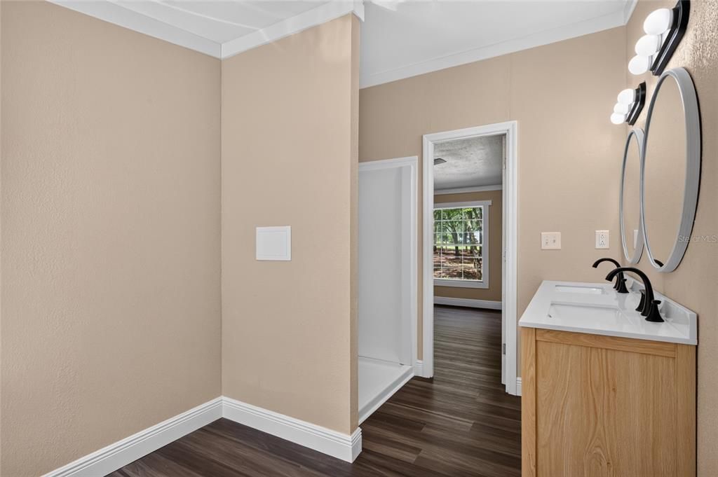 Active With Contract: $199,900 (3 beds, 2 baths, 1152 Square Feet)