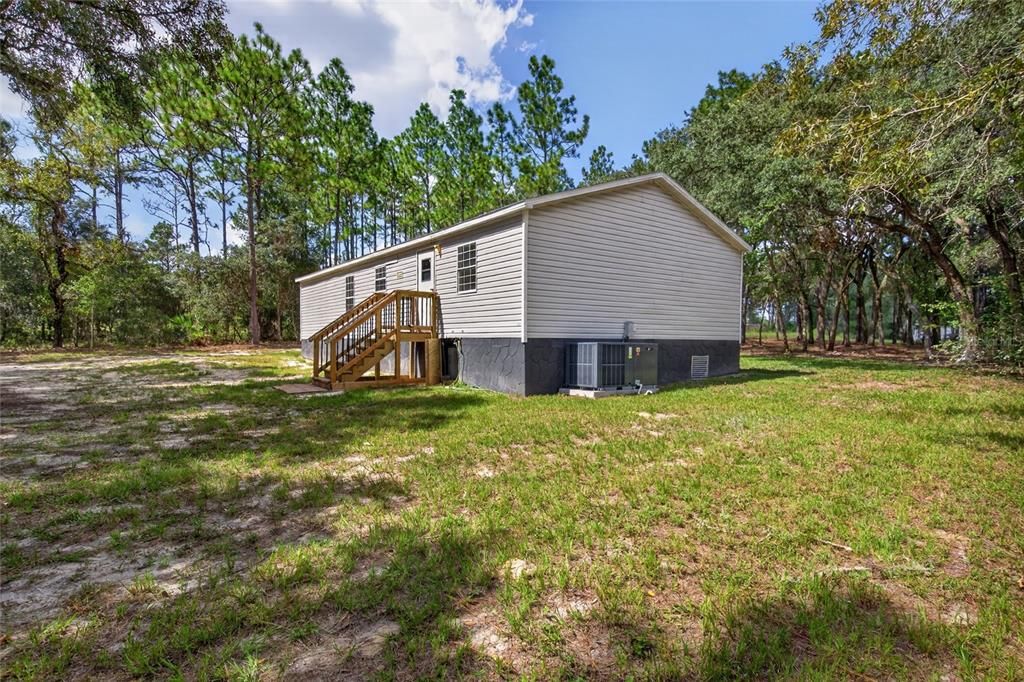 Active With Contract: $199,900 (3 beds, 2 baths, 1152 Square Feet)