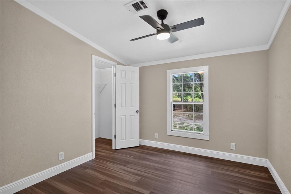 Active With Contract: $199,900 (3 beds, 2 baths, 1152 Square Feet)