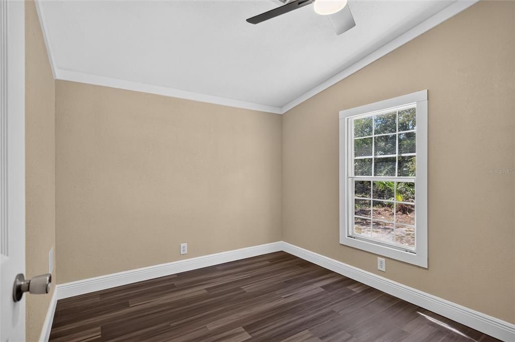 Active With Contract: $199,900 (3 beds, 2 baths, 1152 Square Feet)
