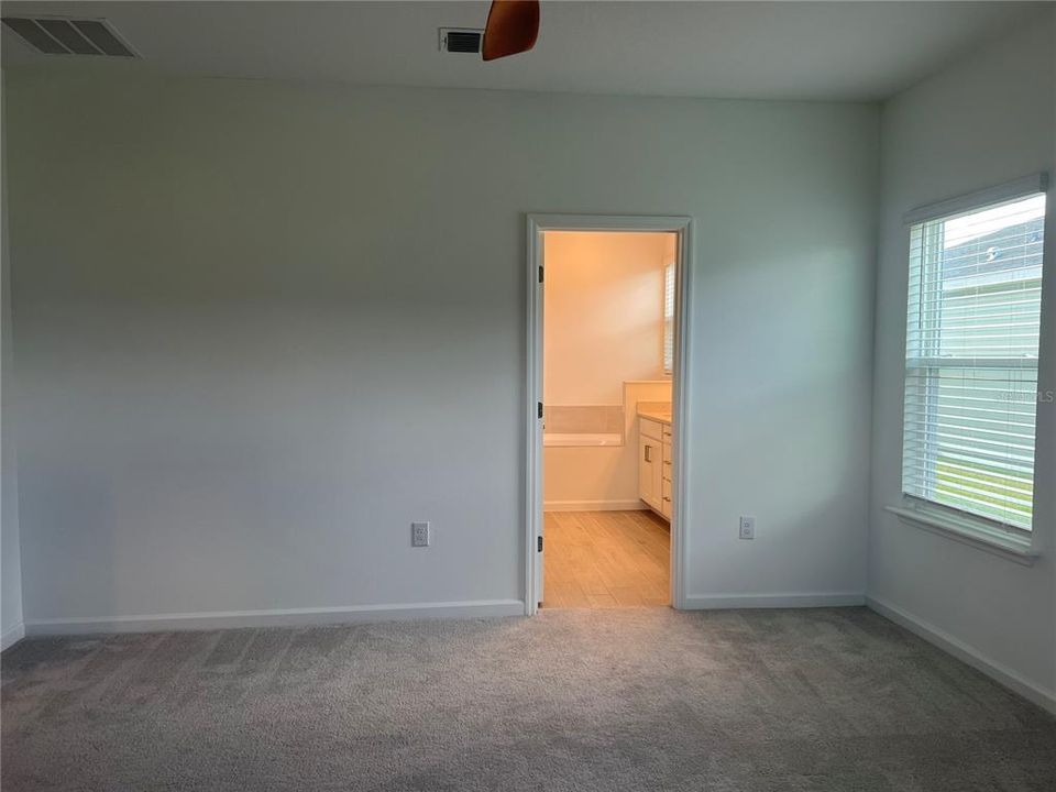 For Rent: $2,095 (4 beds, 3 baths, 2039 Square Feet)