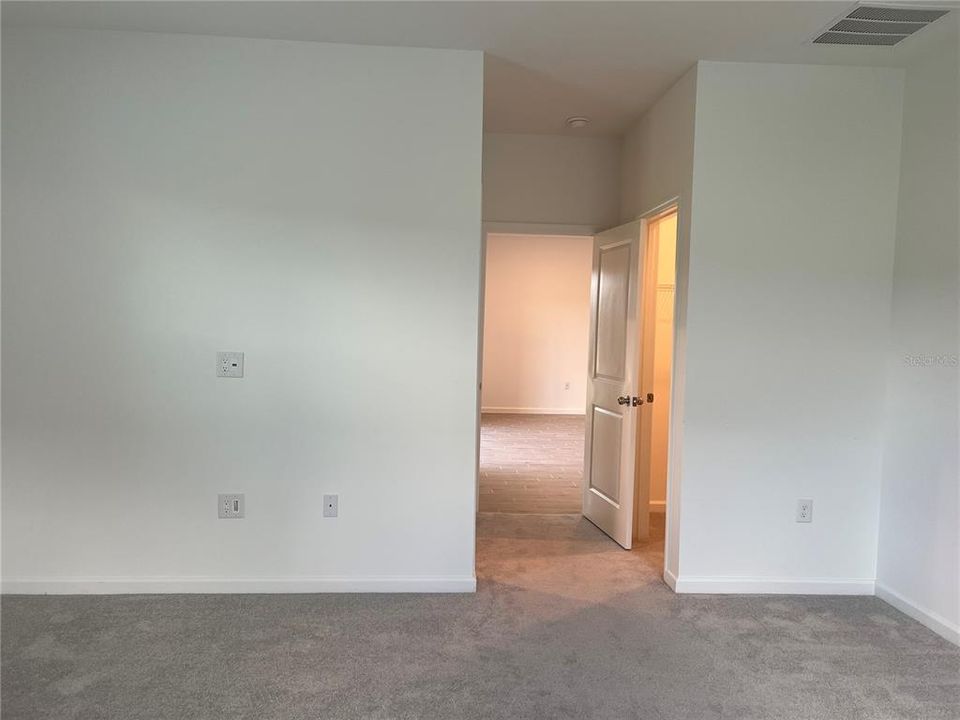 For Rent: $2,095 (4 beds, 3 baths, 2039 Square Feet)