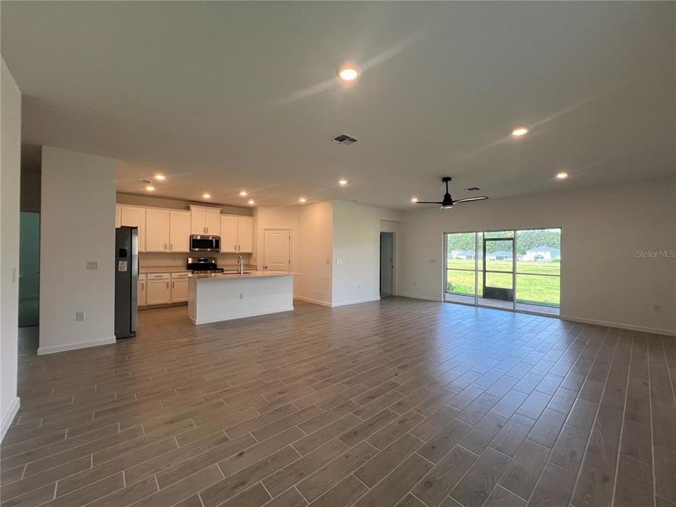 For Rent: $2,095 (4 beds, 3 baths, 2039 Square Feet)
