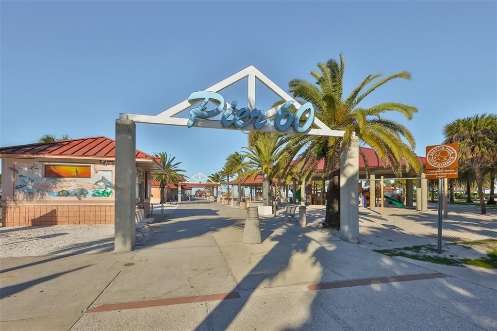 En Venta: $1,400,000 (3 camas, 3 baños, 2247 Pies cuadrados)