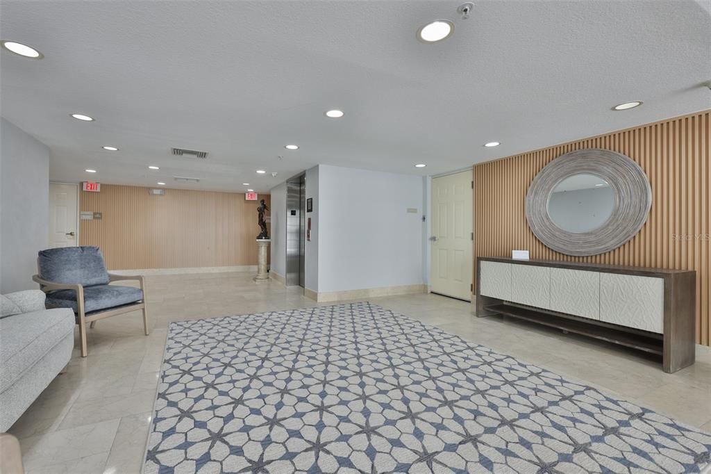 En Venta: $1,400,000 (3 camas, 3 baños, 2247 Pies cuadrados)