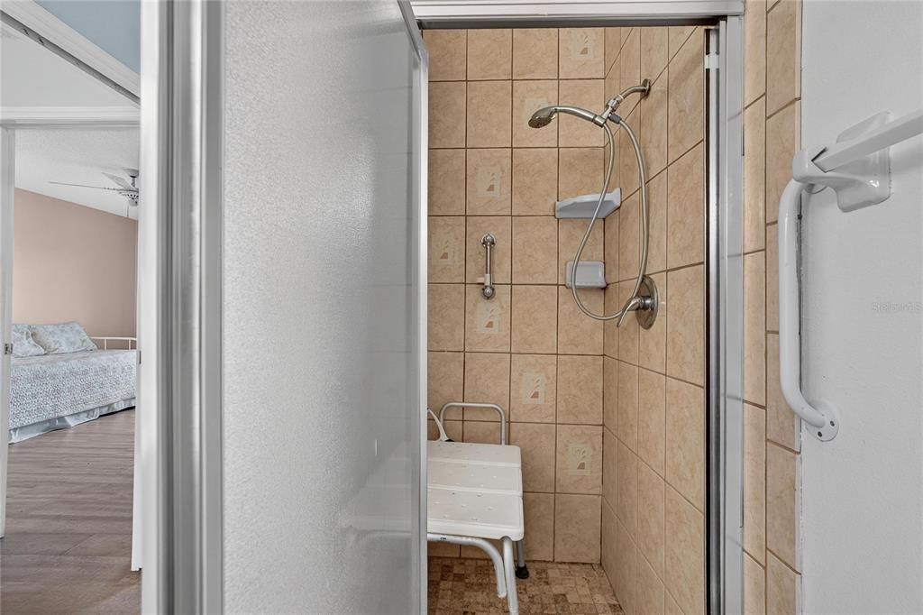 For Sale: $130,000 (2 beds, 2 baths, 1149 Square Feet)