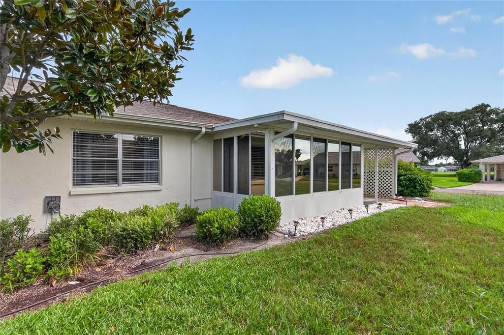 For Sale: $130,000 (2 beds, 2 baths, 1149 Square Feet)