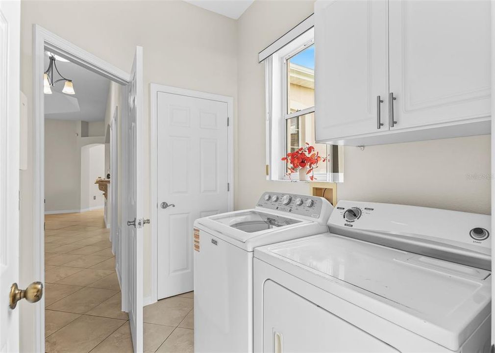 For Sale: $749,000 (3 beds, 4 baths, 2317 Square Feet)