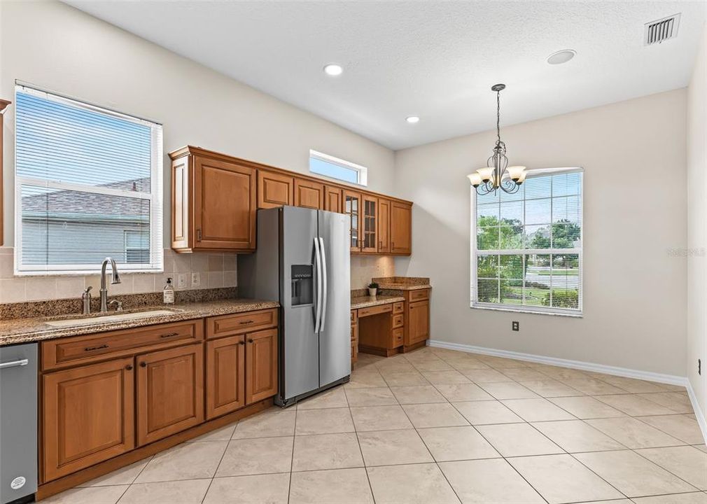For Sale: $749,000 (3 beds, 4 baths, 2317 Square Feet)