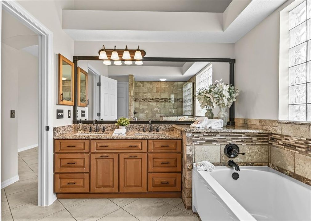 For Sale: $749,000 (3 beds, 4 baths, 2317 Square Feet)