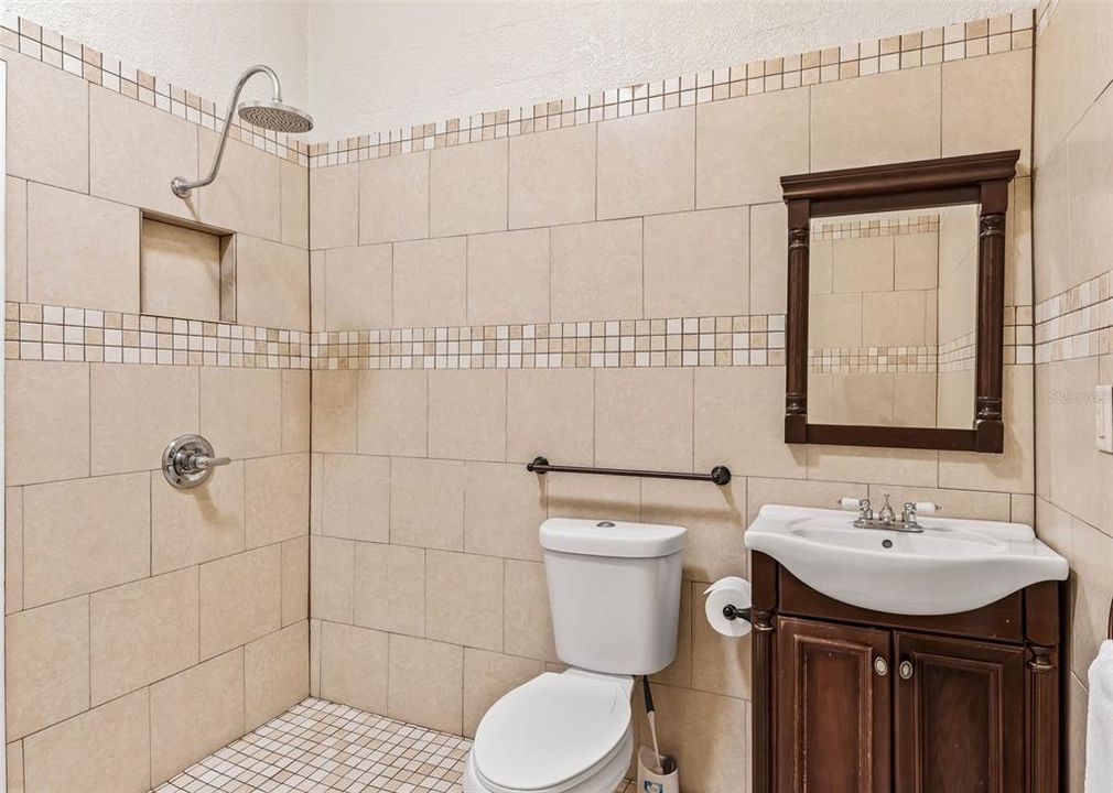 For Sale: $749,000 (3 beds, 4 baths, 2317 Square Feet)