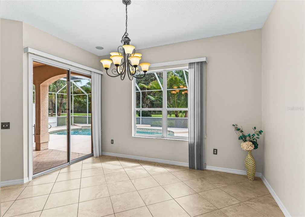 For Sale: $749,000 (3 beds, 4 baths, 2317 Square Feet)