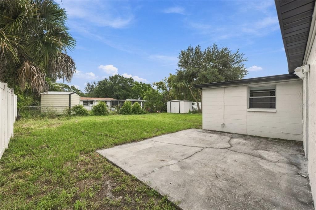 For Sale: $319,900 (4 beds, 2 baths, 1324 Square Feet)