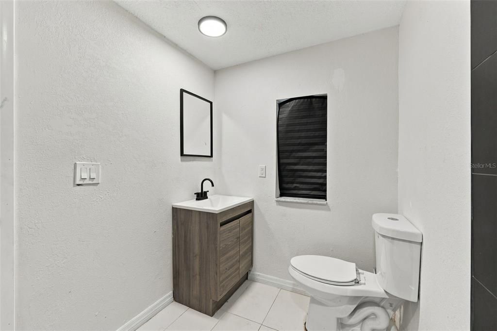 For Sale: $319,900 (4 beds, 2 baths, 1324 Square Feet)