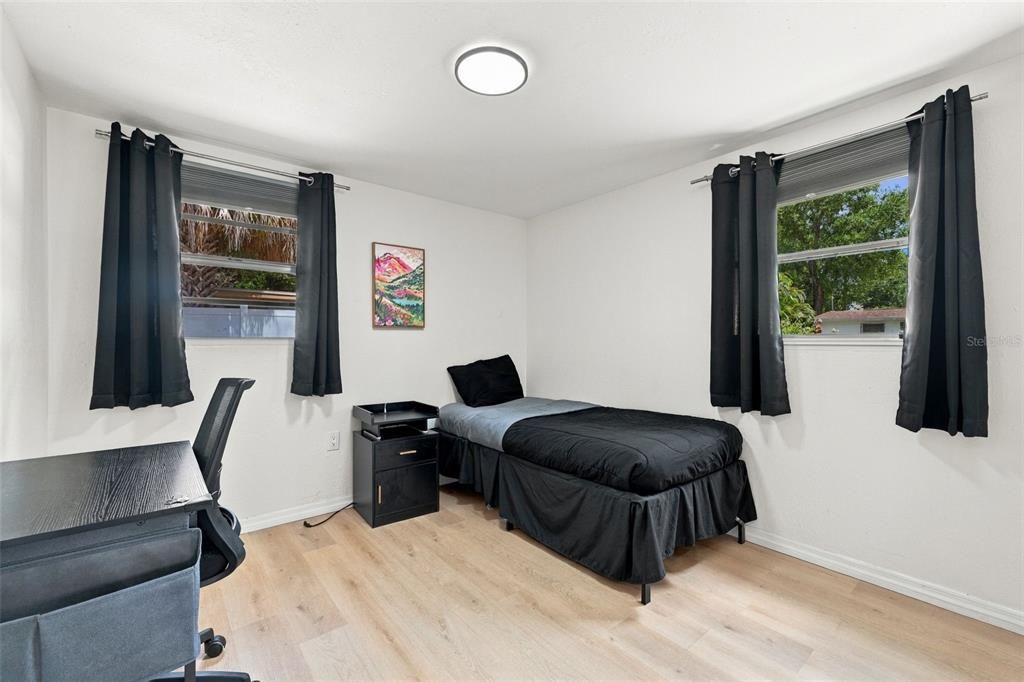 For Sale: $319,900 (4 beds, 2 baths, 1324 Square Feet)