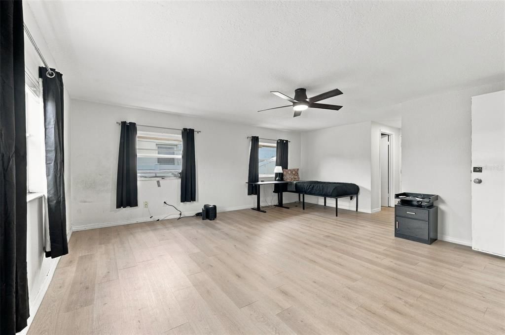 For Sale: $319,900 (4 beds, 2 baths, 1324 Square Feet)